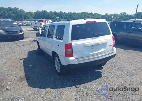 2014 Jeep Patriot Limited z USA, uszkodzony, nr VIN 1C4NJRCB5ED928469